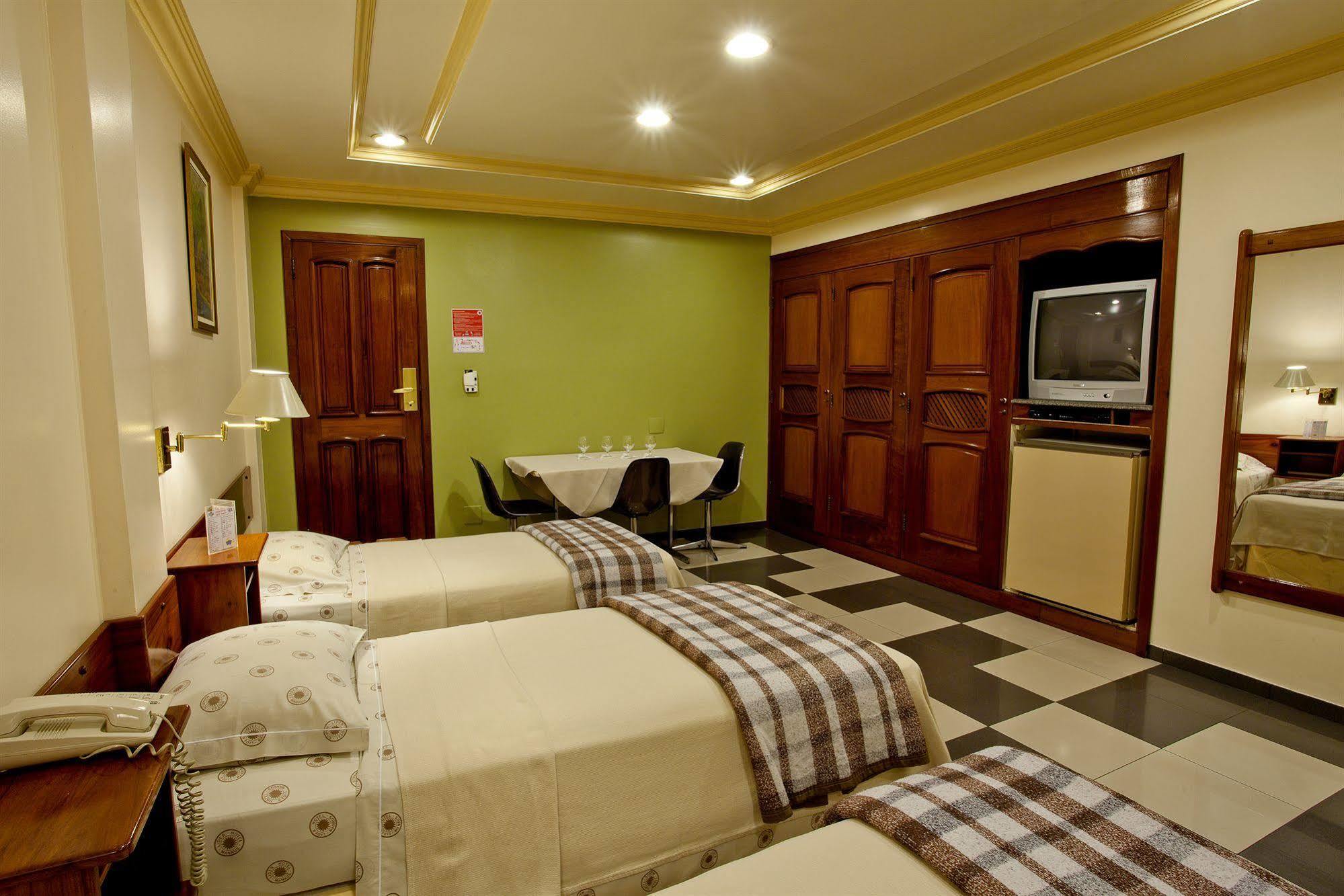 Lider Hotel มาเนาส์ ภายนอก รูปภาพ