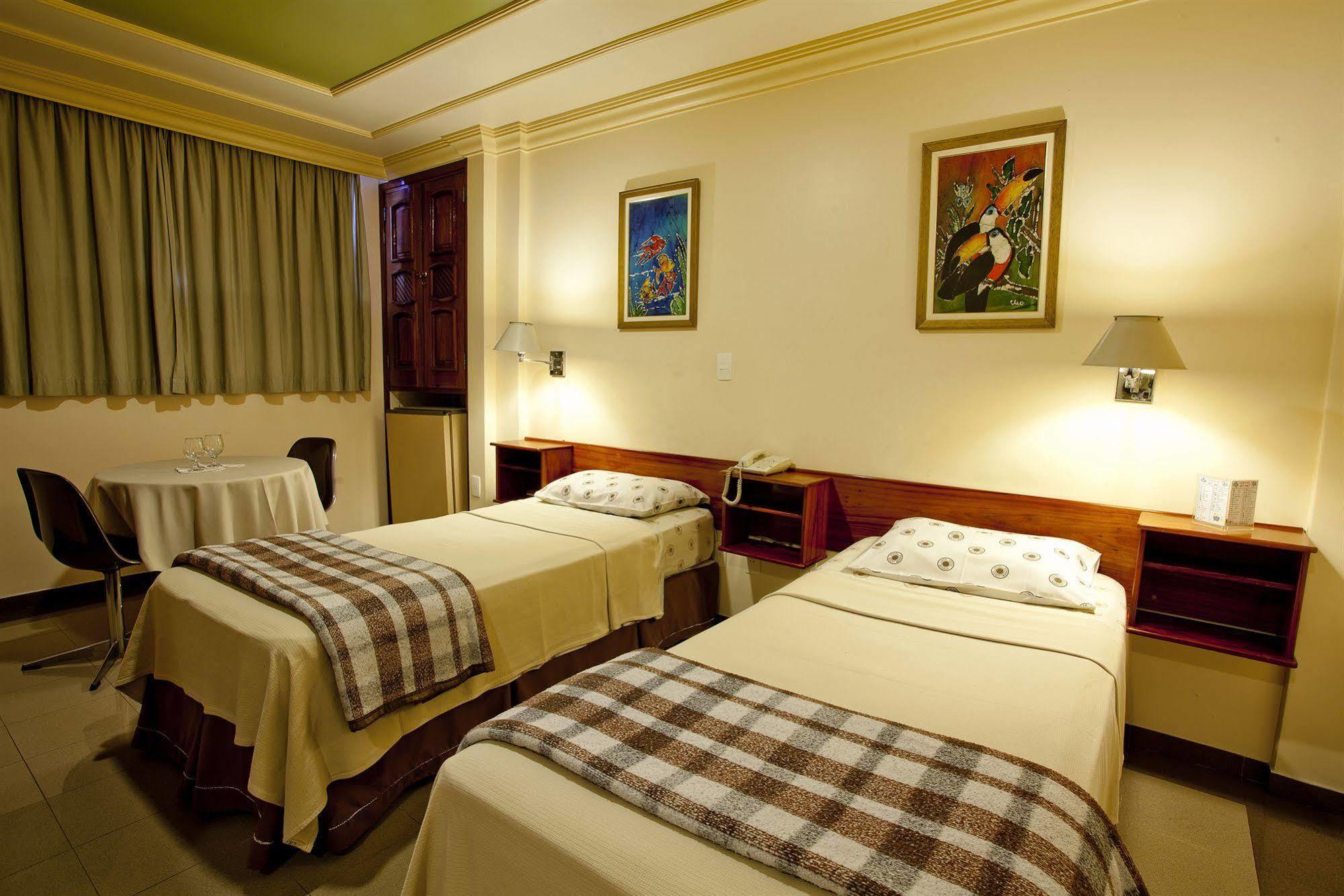 Lider Hotel มาเนาส์ ภายนอก รูปภาพ