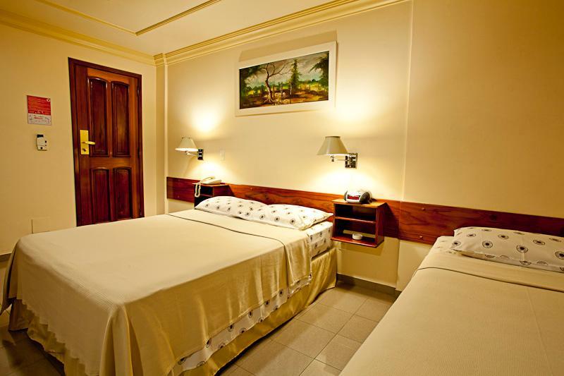 Lider Hotel มาเนาส์ ภายนอก รูปภาพ